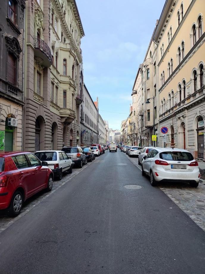 Hi!5 Spacious Apartment Budapest Palotanegyed Екстериор снимка